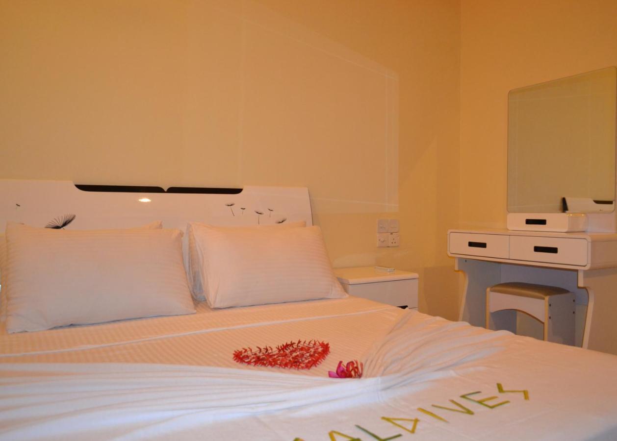 Treasure Island Lodge Хураа Екстериор снимка